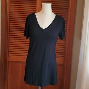 Zenana Outfitters Basic Black V-Neck Tee